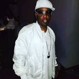 Meet your Posher, Guy